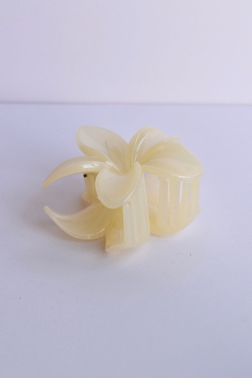 Bloom clip - Pale yellow