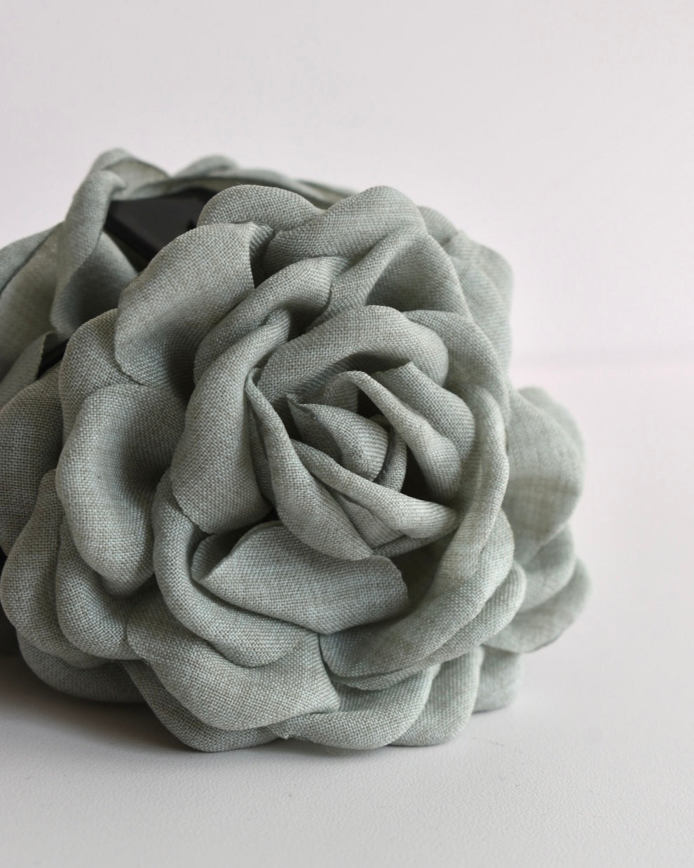 Big Rose haarclip - sage green