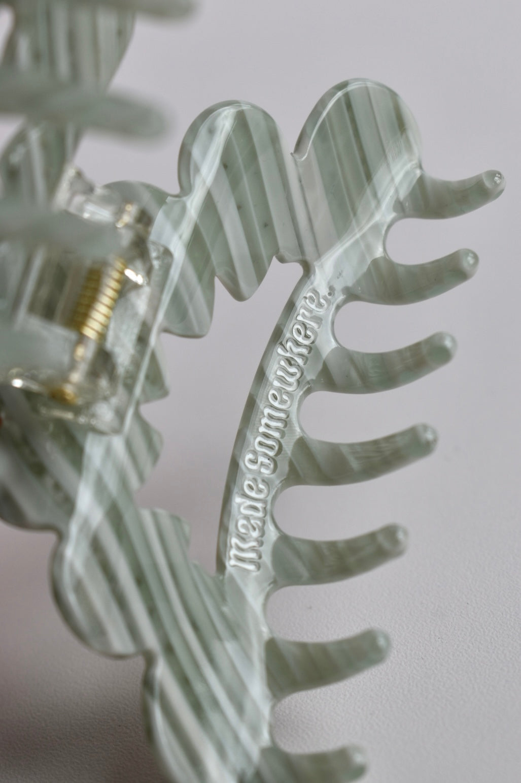 Lichtgroene haarklem van acetaat – uniek design met sterke grip voor ieder haartype