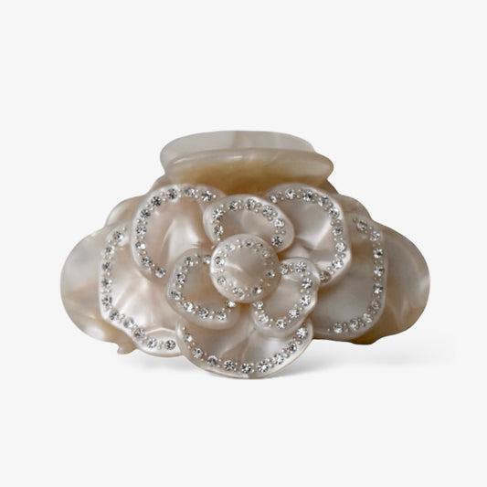 Beige haarklem met roos-detail en zilveren steentjes, geschikt voor dik en dun haar – gemaakt van celluloseacetaat